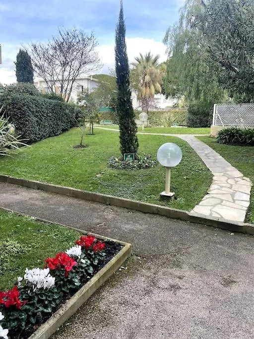 Grand Studio Vue Mer - Plages A Pied - Parking Antibes France